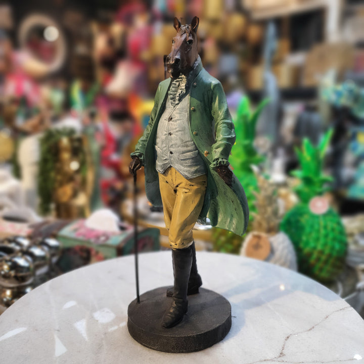 Señor Caballo con Bastón