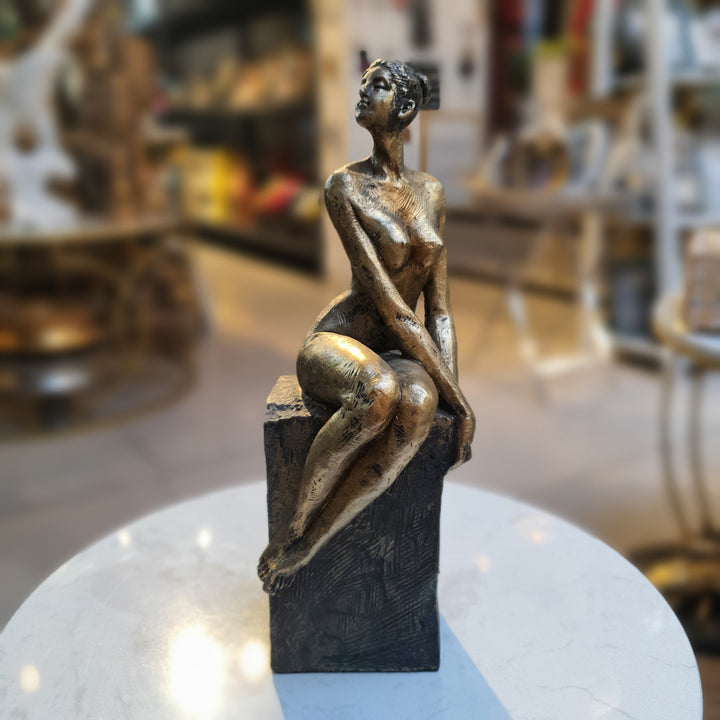 Mujer Sentada Desnuda