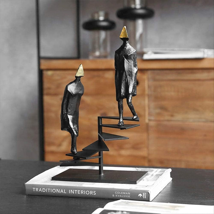 Hombres Hierro En Escalera