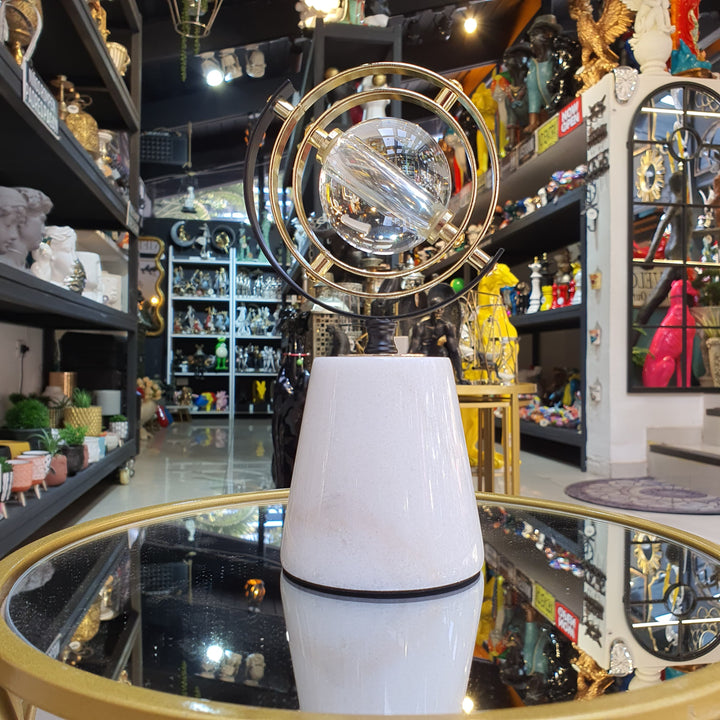 Esfera con base de marmol