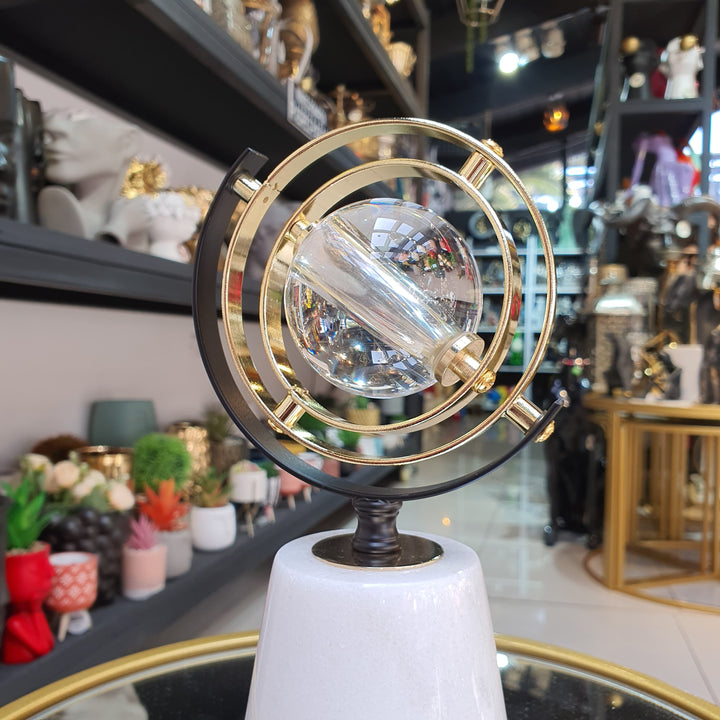 Esfera con base de marmol