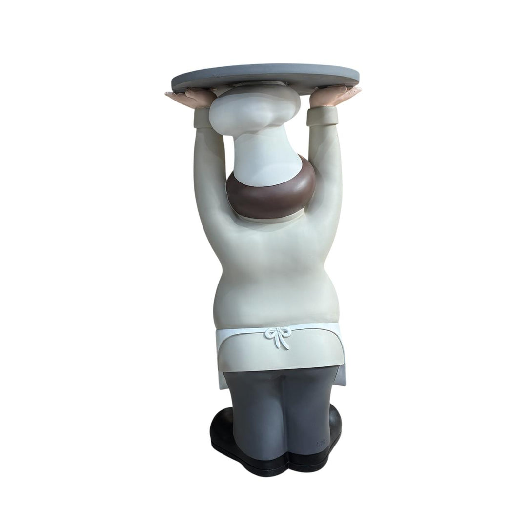 Cocinero con bandeja