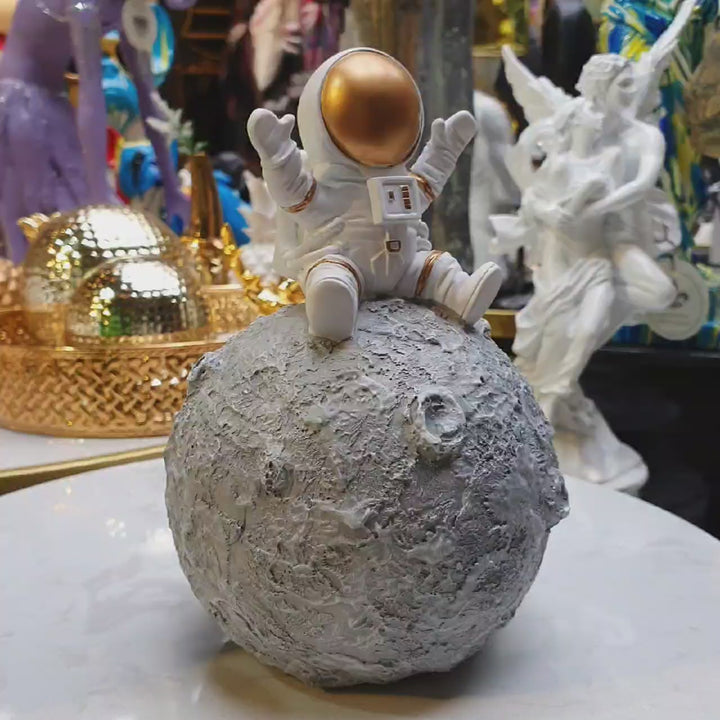 Astronauta Luna color dorado