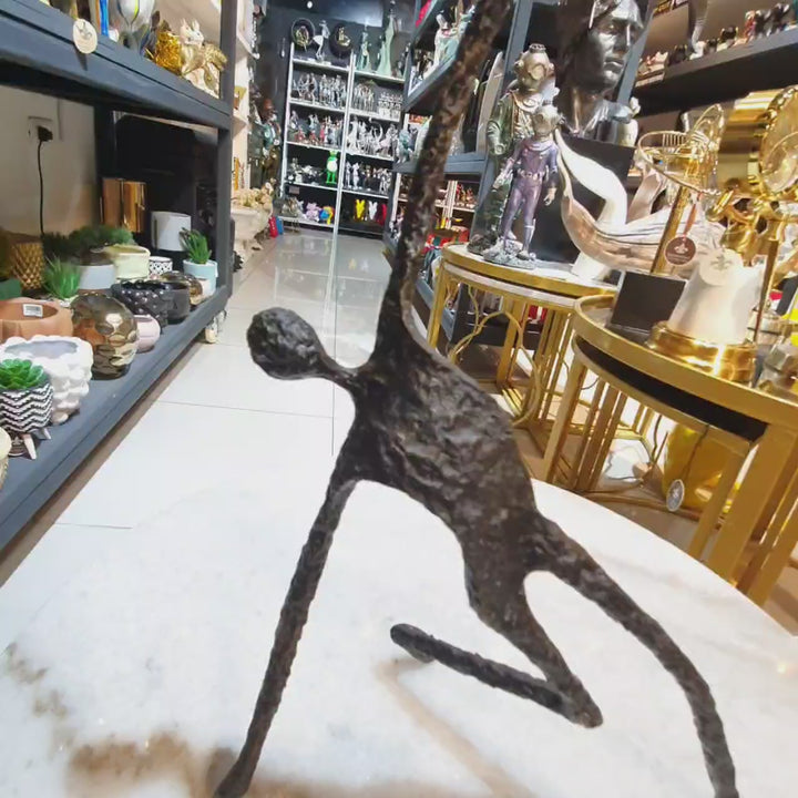 Escultura de hombre Break Dance de hierro