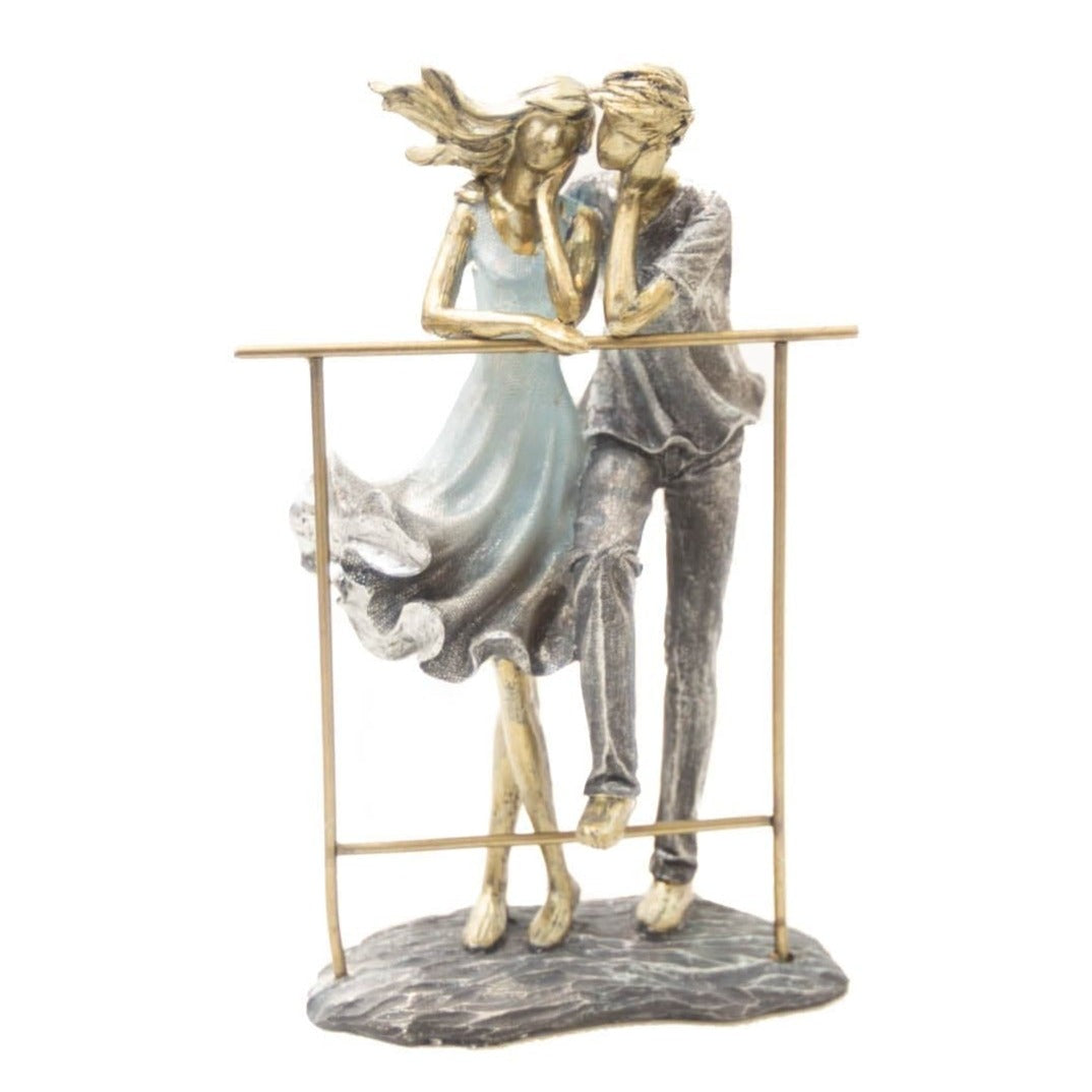 Pareja en Baranda