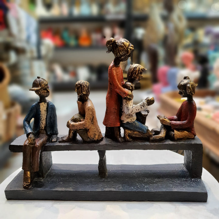 5 Niños Sentados jugando