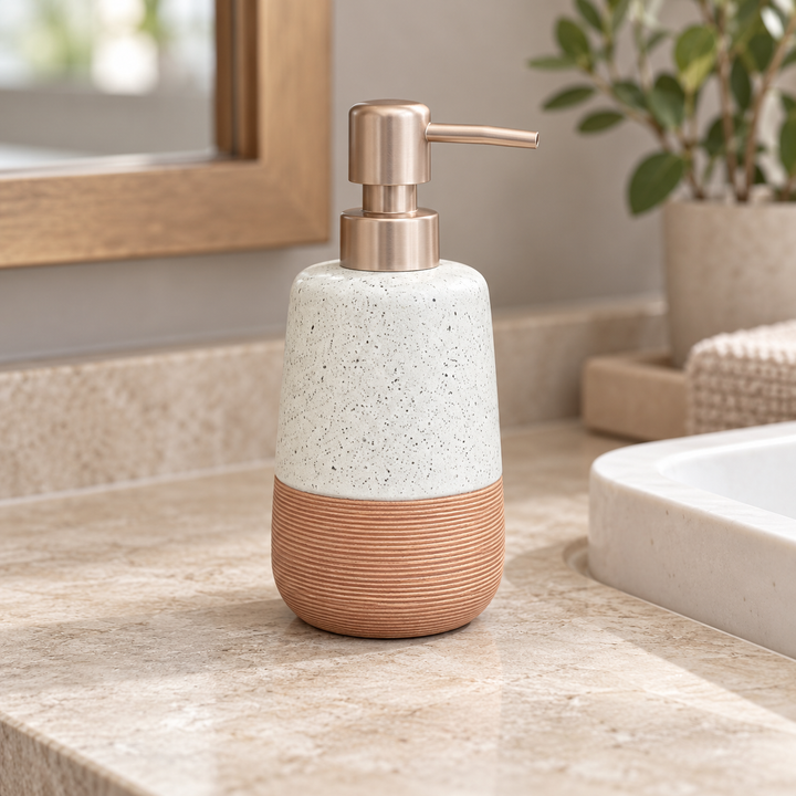 dispensador blanco jaspeado con base terracota acanalada