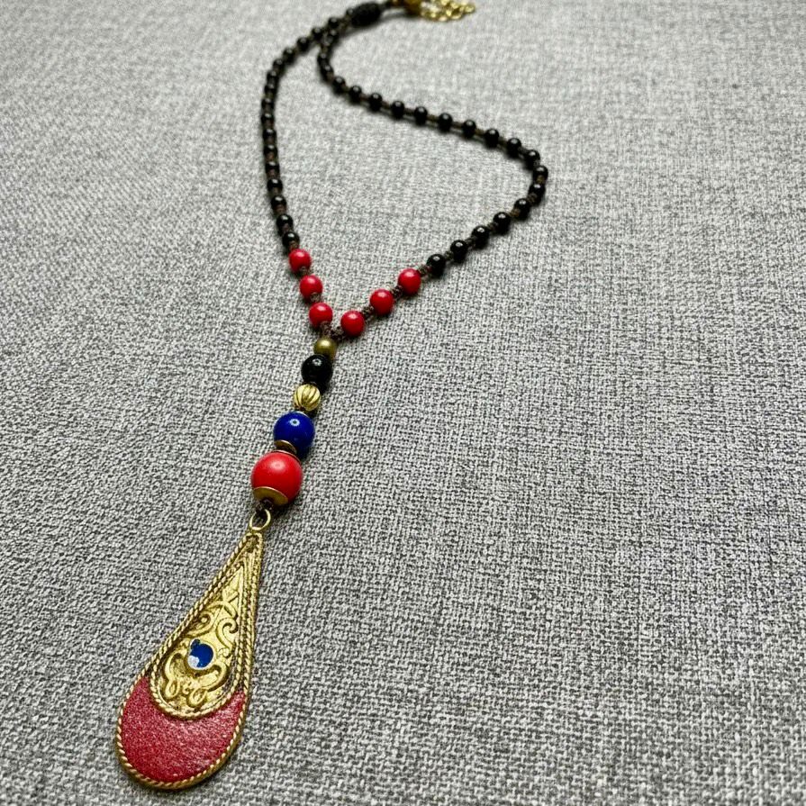 Collar Aria color rojo