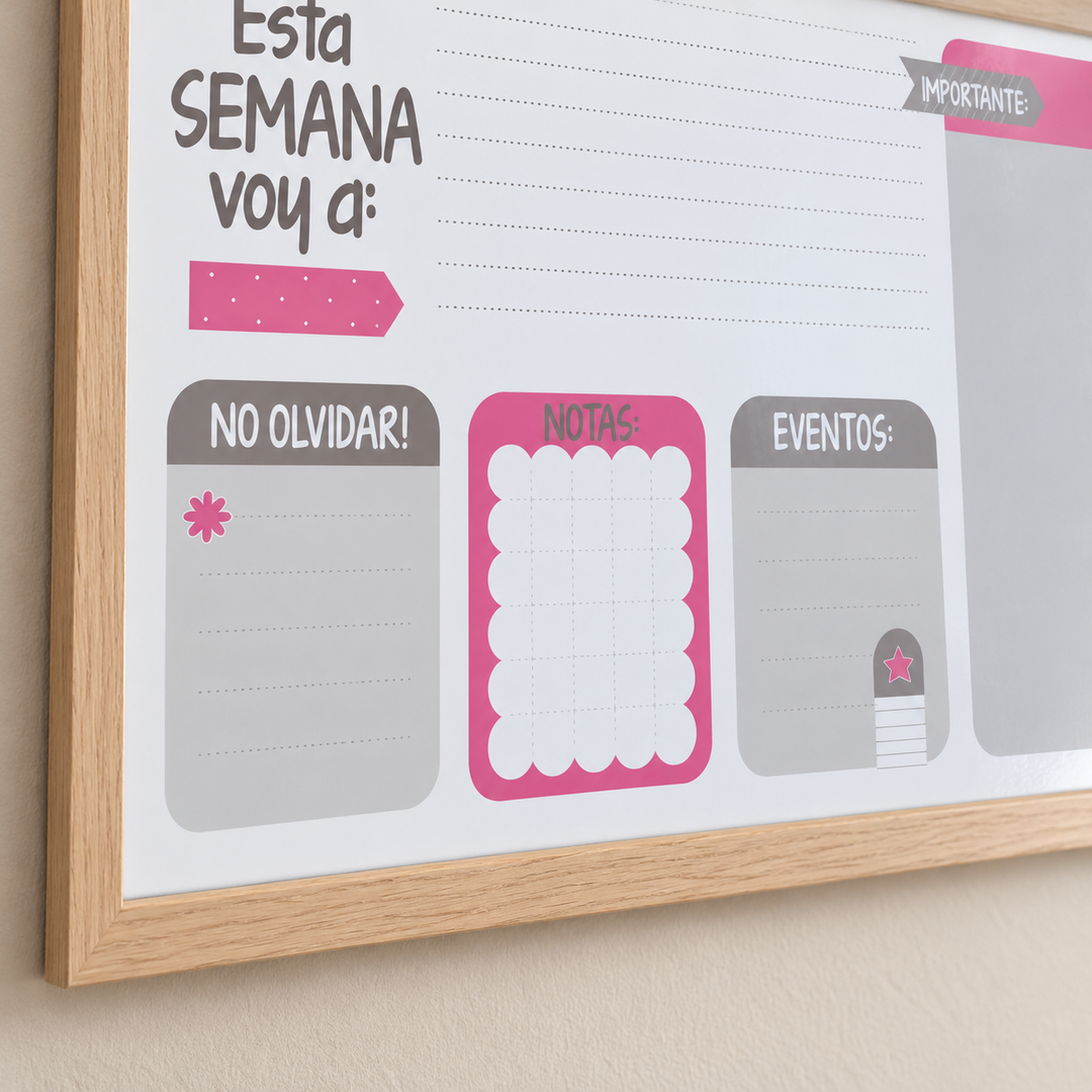 Pizarra organizador semanal rosada con marco de madera clara