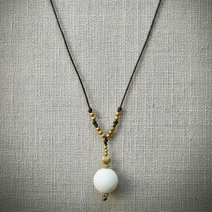 Collar Amed color blanco