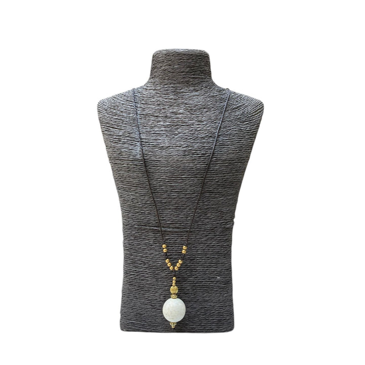 Collar Amed color blanco