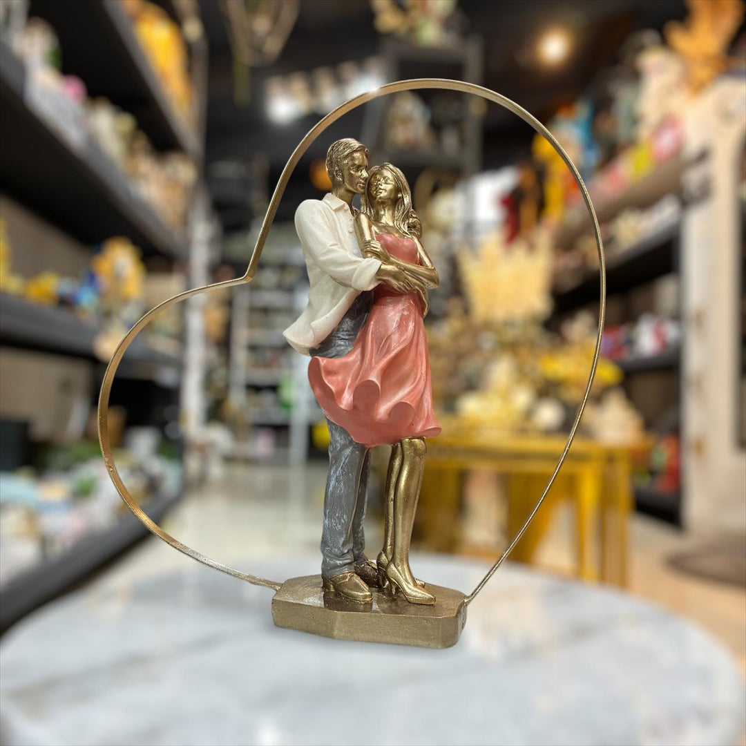 Pareja dentro de un Corazón