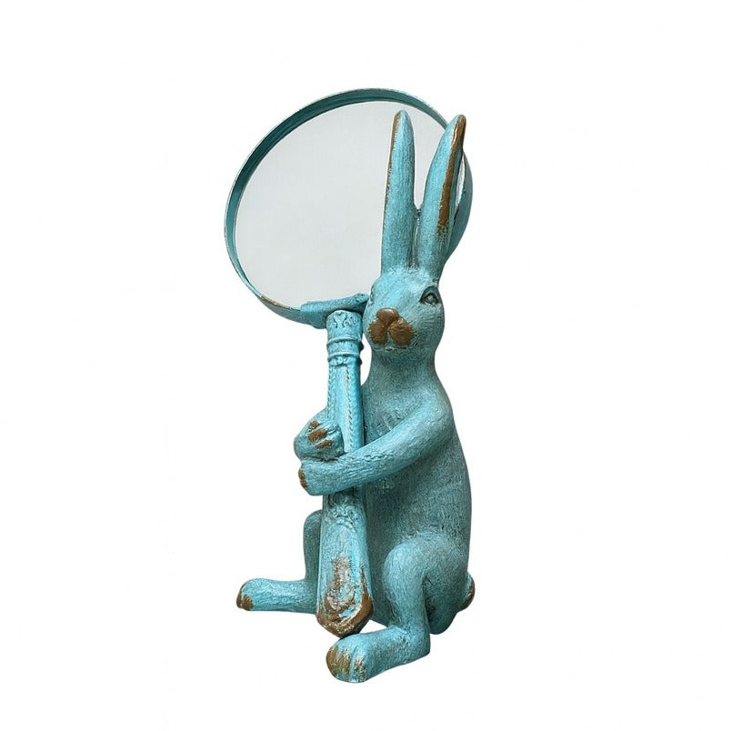 Conejo de hierro con Lupa