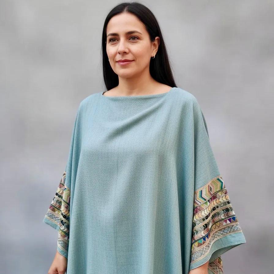 Salida de Baño Bordado color Verde Salvia