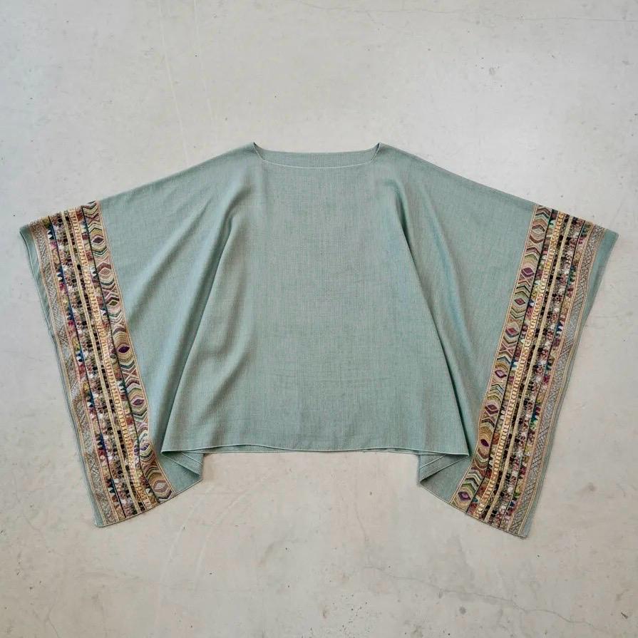 Salida de Baño Bordado color Verde Salvia