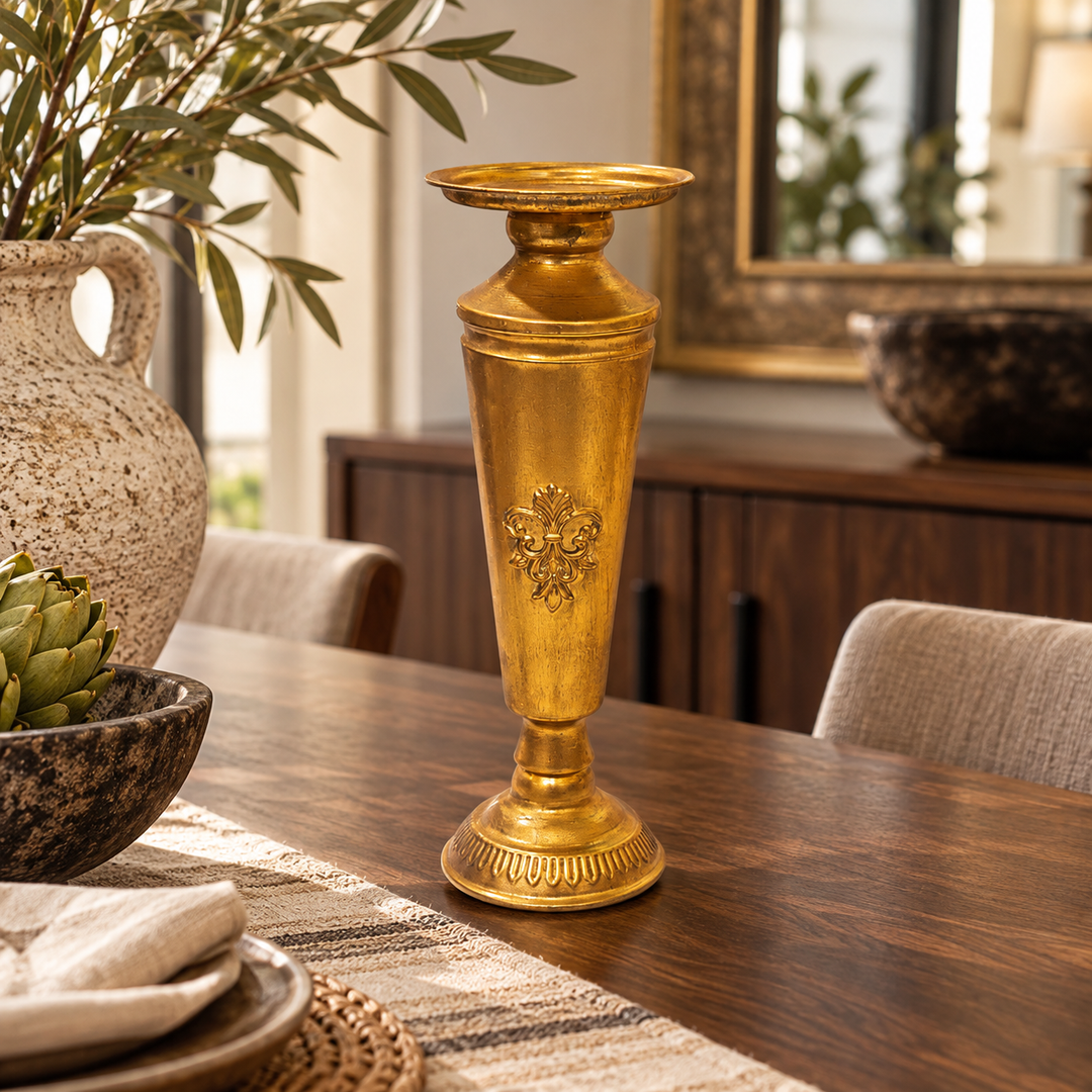 Candelabro dorado 7187 en comedor elegante