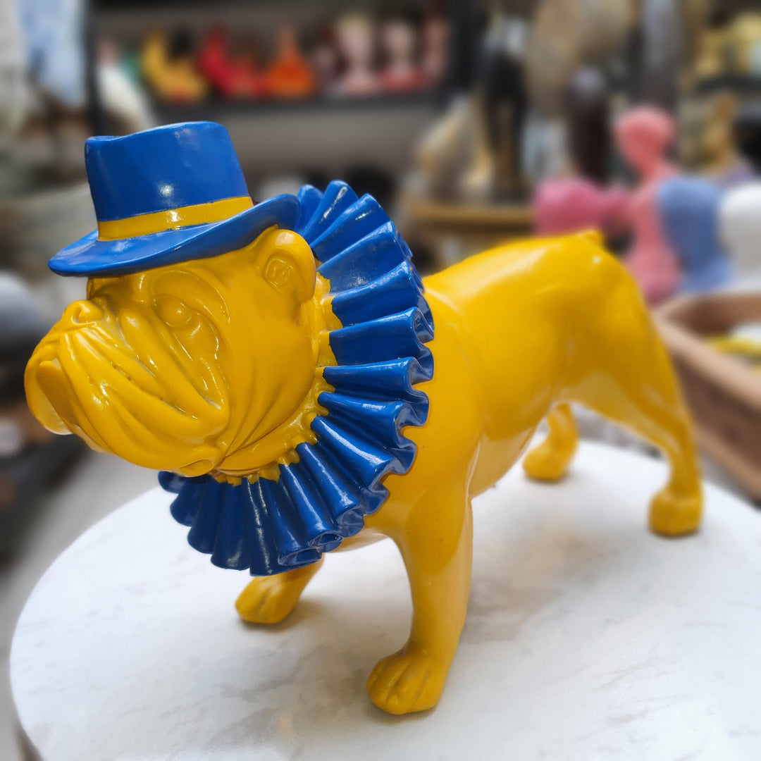 Perro Bulldog ingles Amarillo con Azul CASONA DECO animales