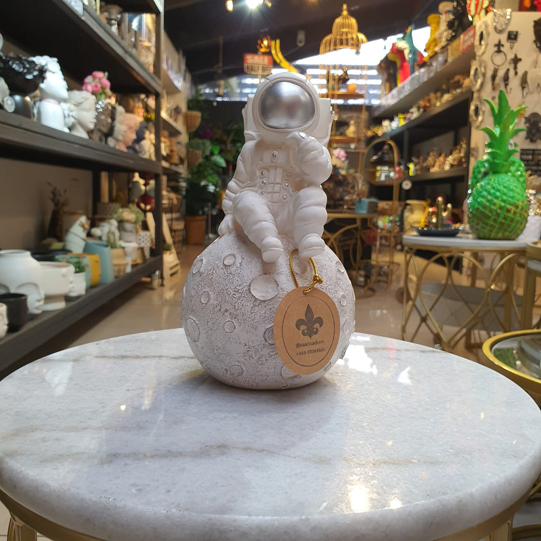 Astronauta Pensando En Luna CASONA DECO