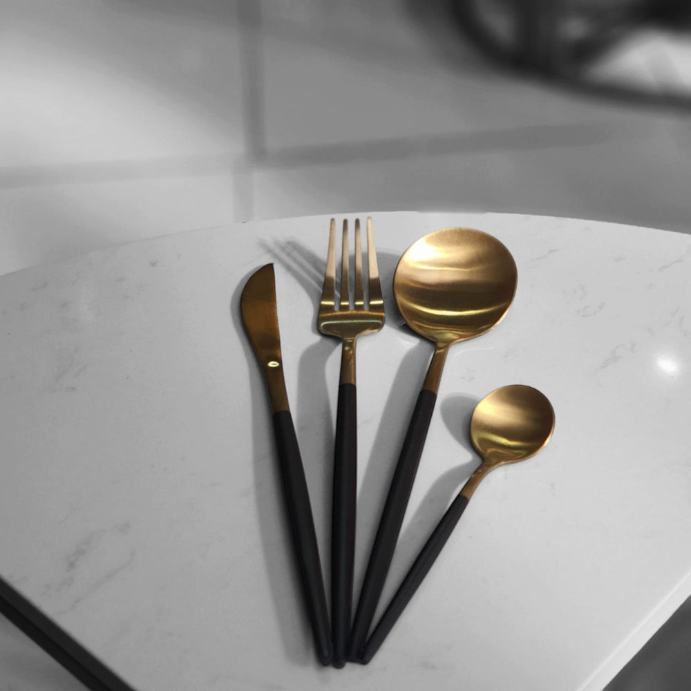 Cubiertos 4 color Negro con dorado CASONA DECO cocina
