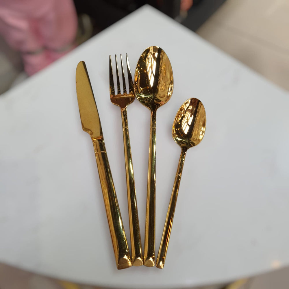 Set 4 cubiertos dorado liso CASONA DECO cocina