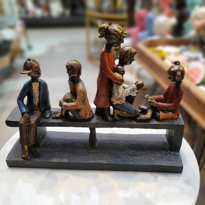 5 Niños Sentados jugando CASONA DECO decoracion