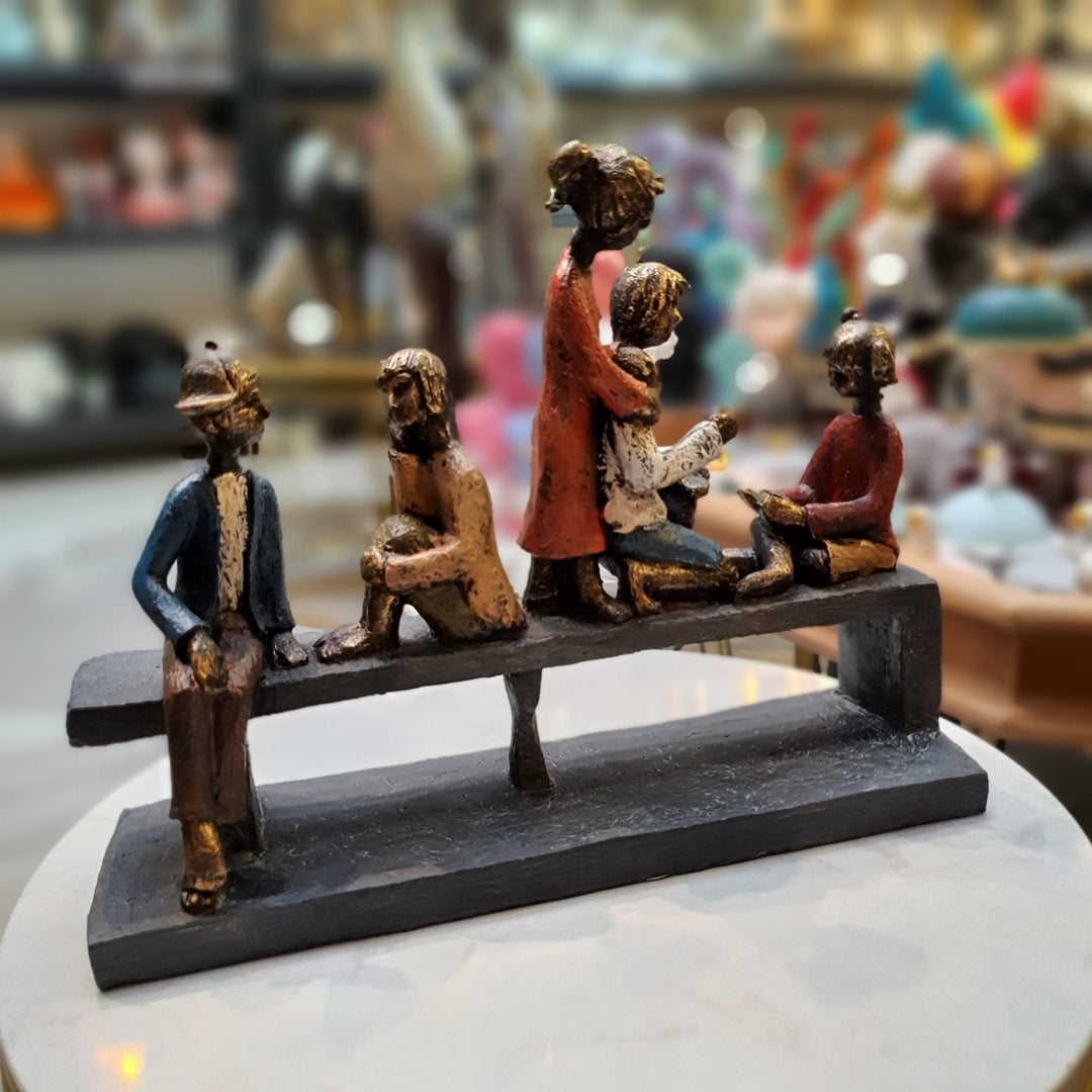 5 Niños Sentados jugando CASONA DECO decoracion