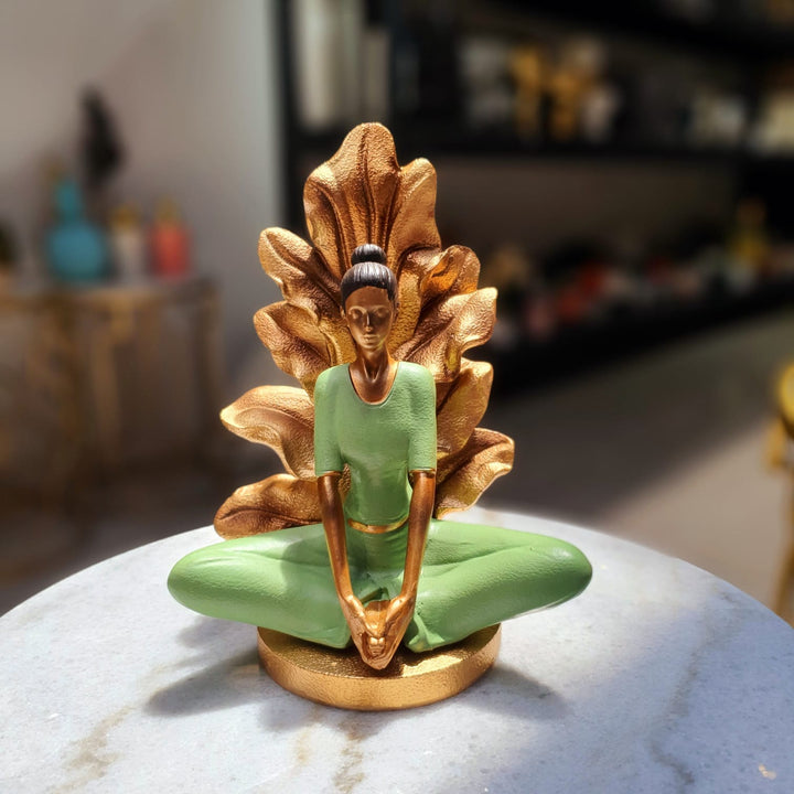 Mujer en posición de Yoga CASONA DECO decoracion