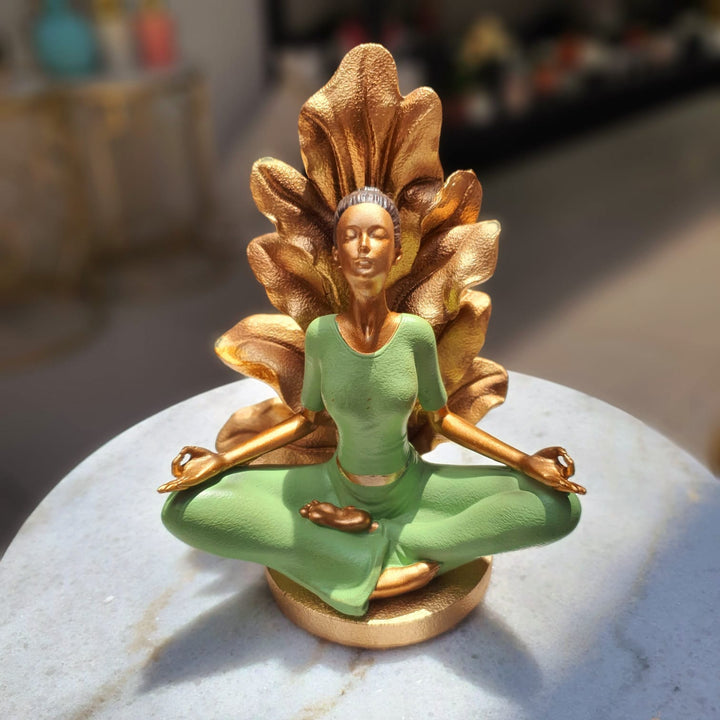 Mujer en postura Yoga CASONA DECO decoracion