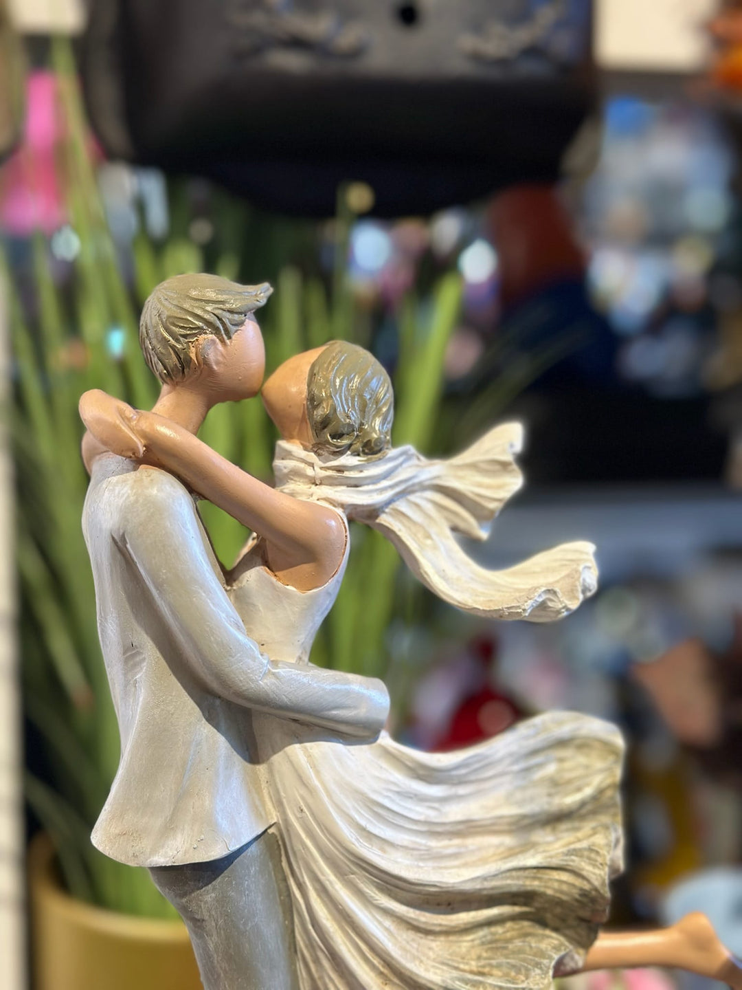 Pareja Abrazada CASONA DECO decoracion