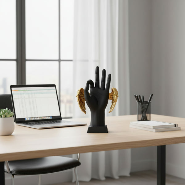 Mano con Alas decorativas