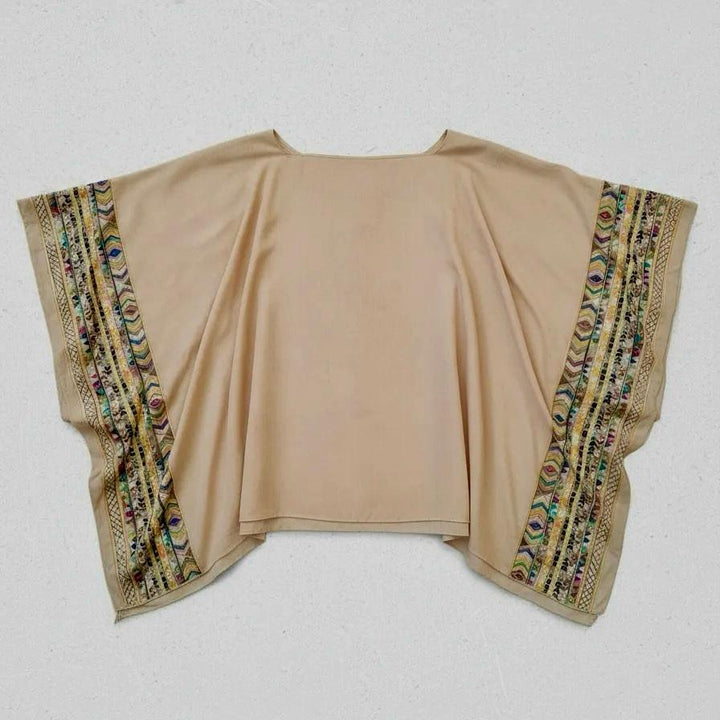 Salida de Baño Bordado beige CASONA DECO Ponchos