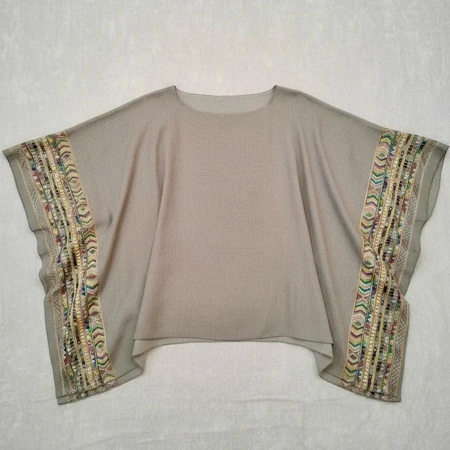 Salida de Baño Bordado gris CASONA DECO Ponchos