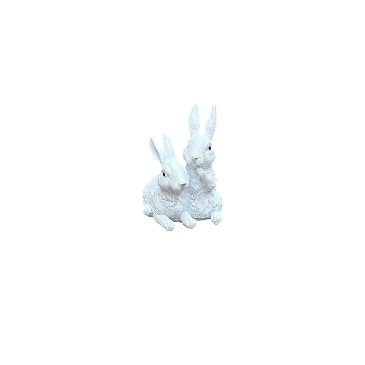 Adorno conejos blancos abrazados