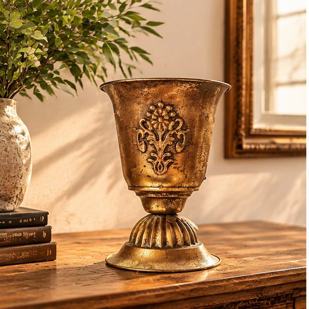 Copa decorativa dorado envejecido sin etiqueta en recibidor