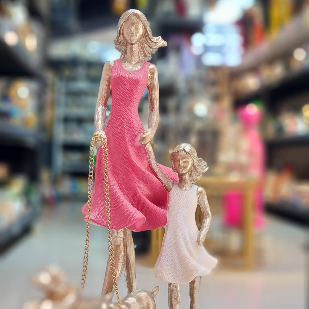 Familia Mamá hija y perros CASONA DECO decoracion
