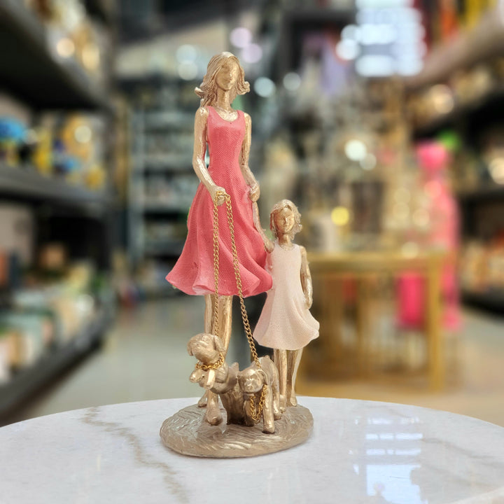 Familia Mamá hija y perros CASONA DECO decoracion