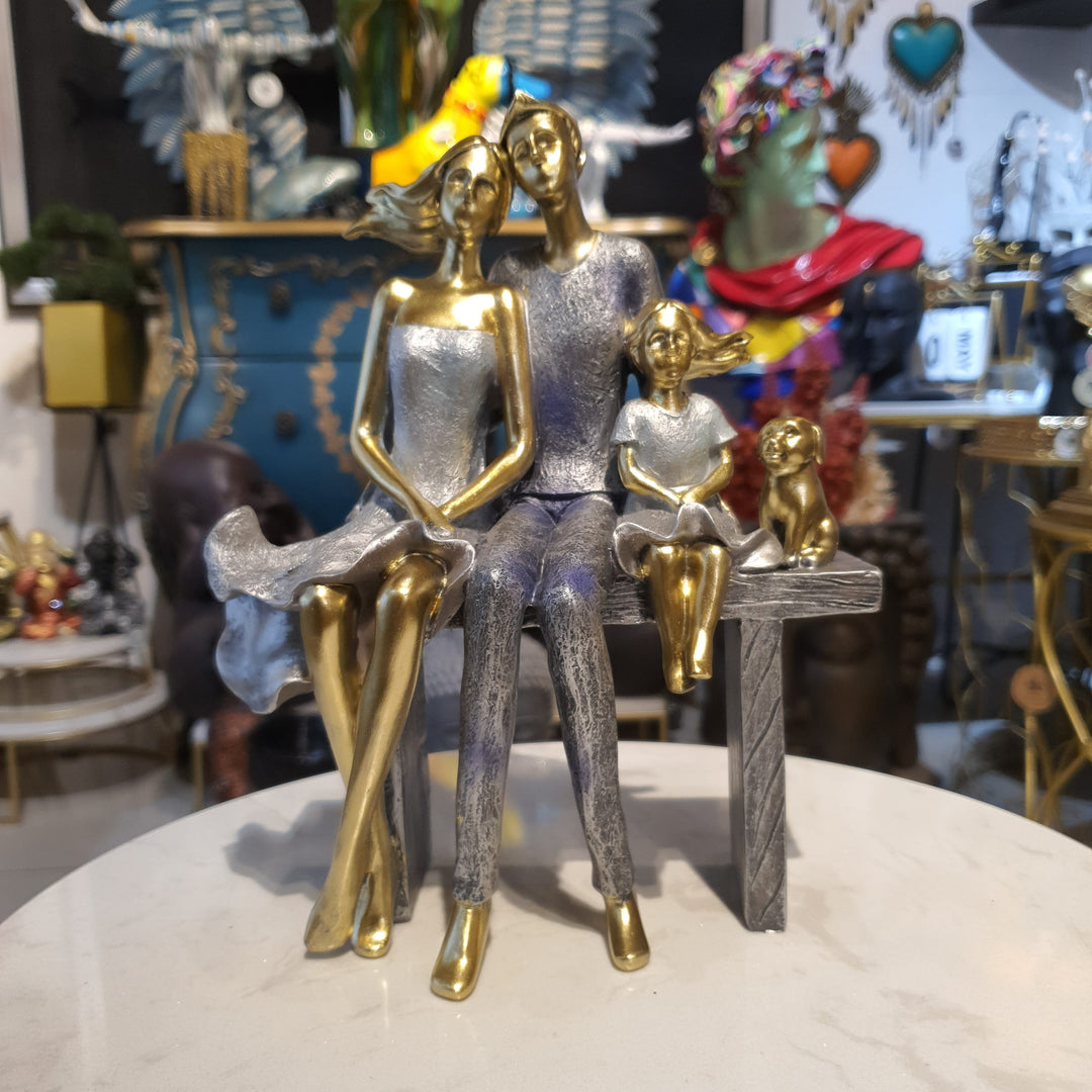 Familia Sentada Con Perro CASONA DECO decoracion