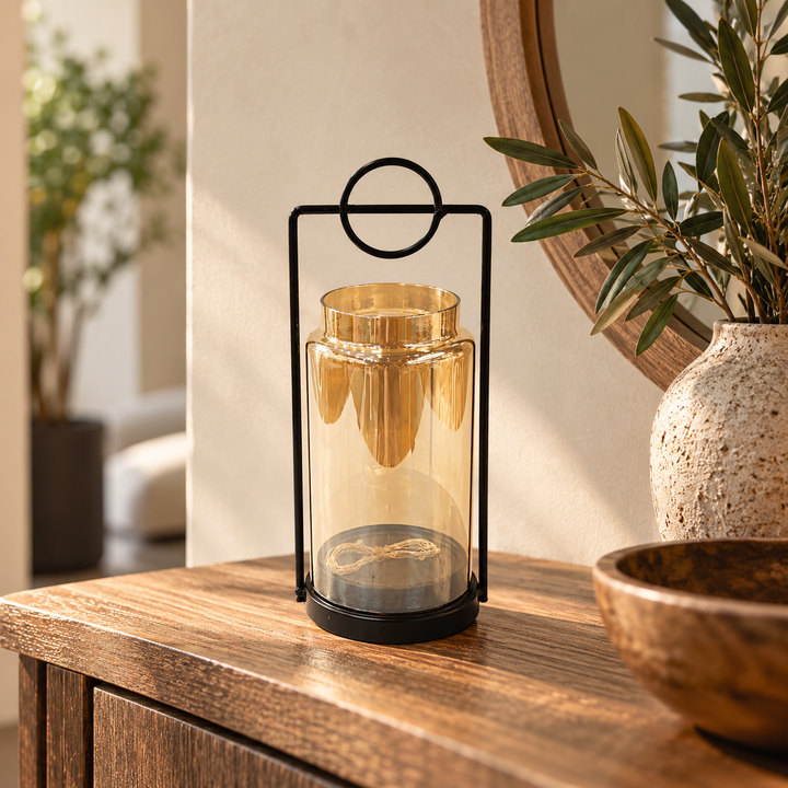 Farol ámbar en consola de recibidor
