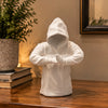 Figura Encapuchada Blanca – Arte Contemporáneo