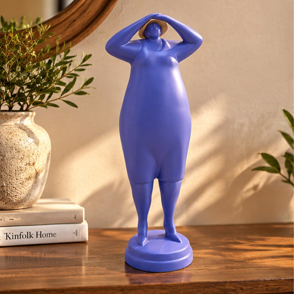 Figura Mujer Púrpura con Sombrero