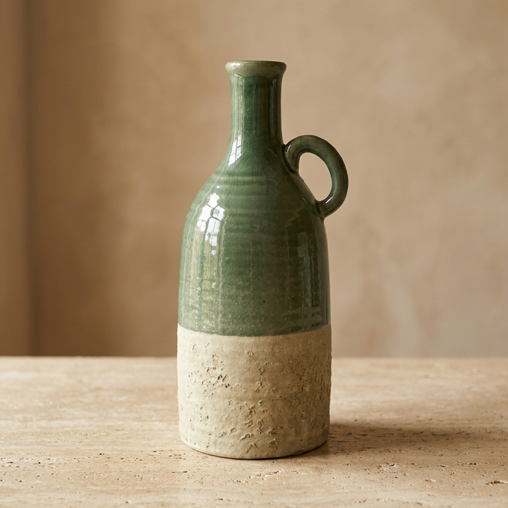 Jarrón botella con asa de cerámica verde y beige