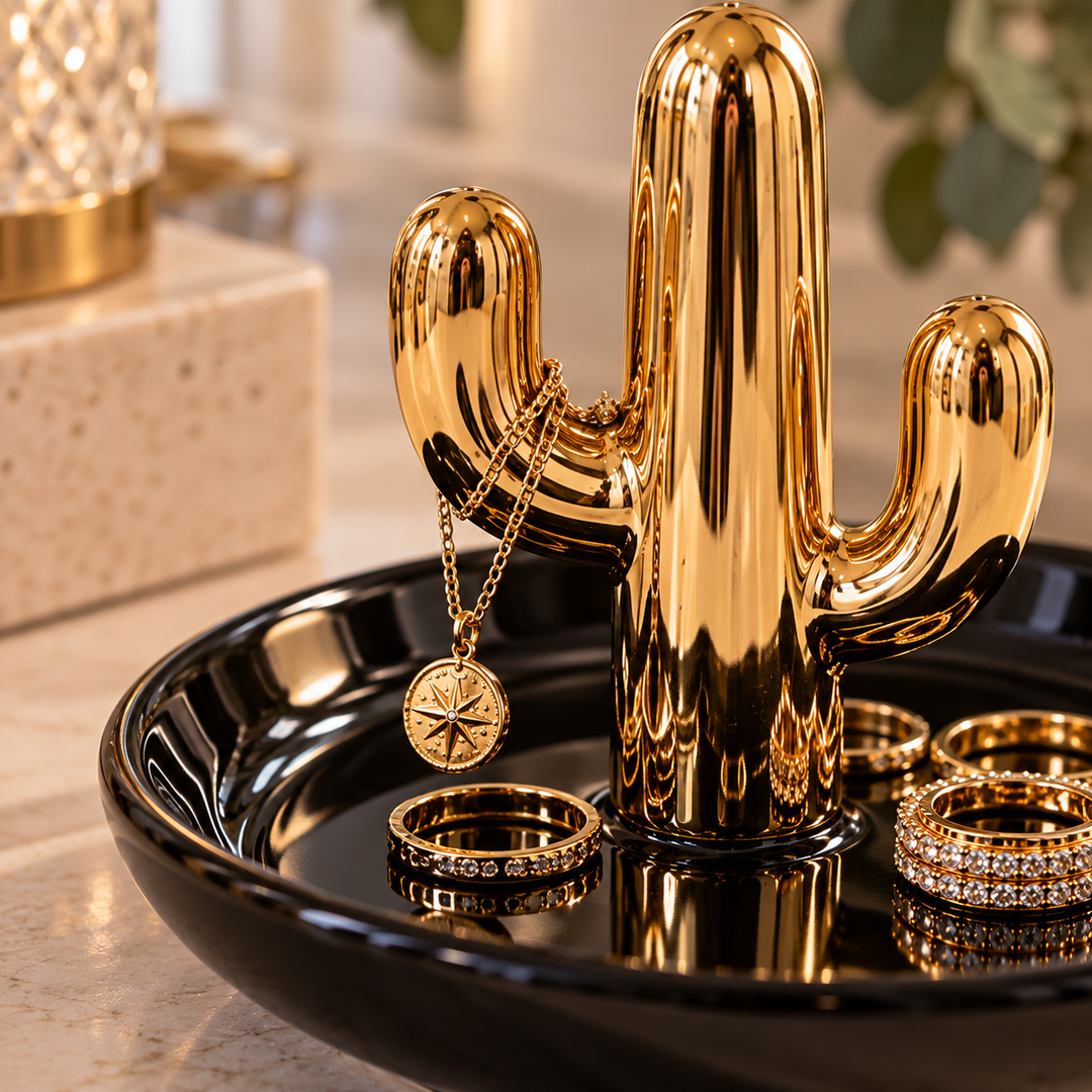 Detalle Joyero Negro Cactus Dorado - Casona Deco