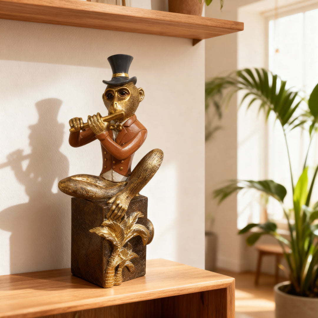 Mono tocando la Flauta