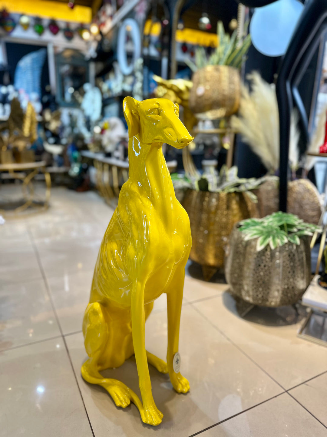 Perro Galgo Sentado color Amarillo CASONA DECO decoracion