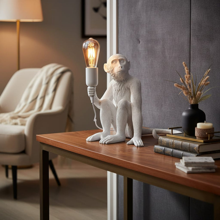 Lampara Mono Sentado color Blanco CASONA DECO LAMPARAS